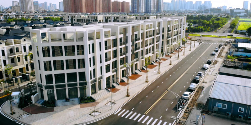 Ảnh thật tuyến đường nội khu và dãy nhà tại Starlake